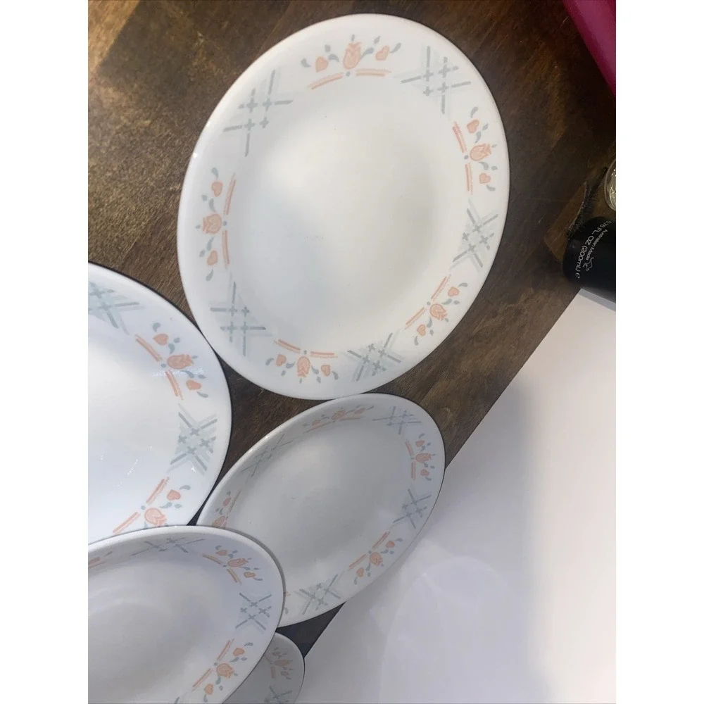 7 Corelle by Corning DUTCH LATTICE 6 3/4